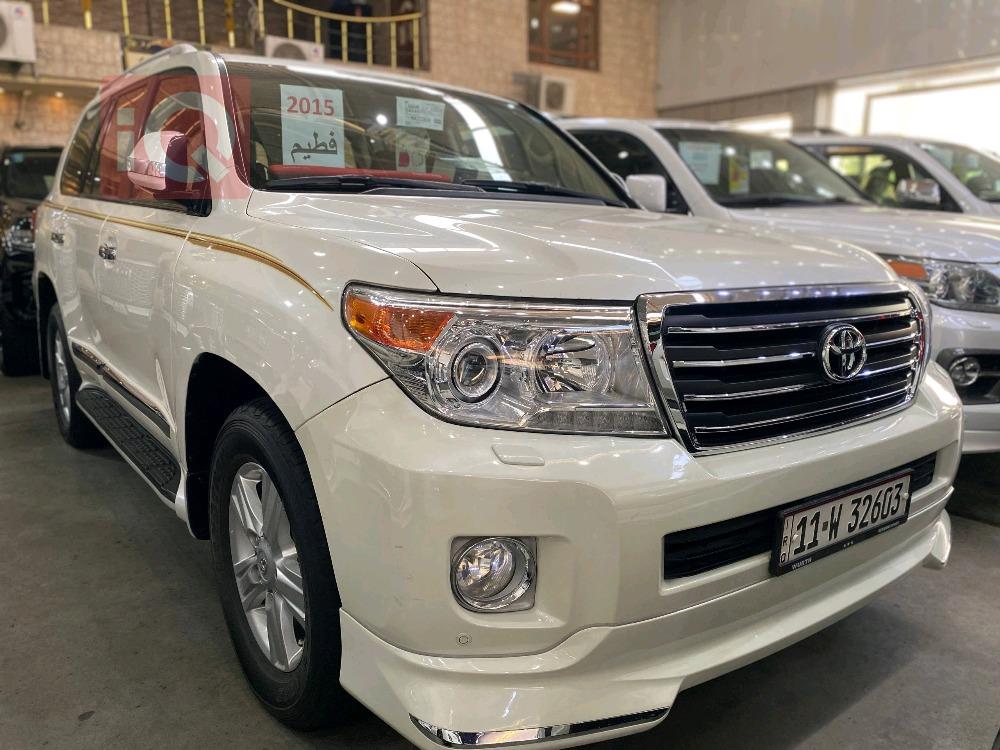 تۆیۆتا لاند کروزەر